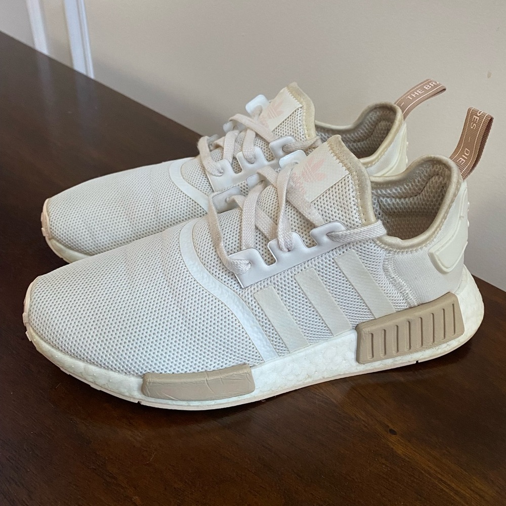 adidas Women’s NMD R1 Chalk White Pale Nude Sneakers Shoes Size 8.5 FW6432
